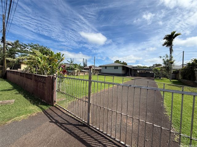 1221 Ihiihi Avenue, Wahiawa, HI 96786