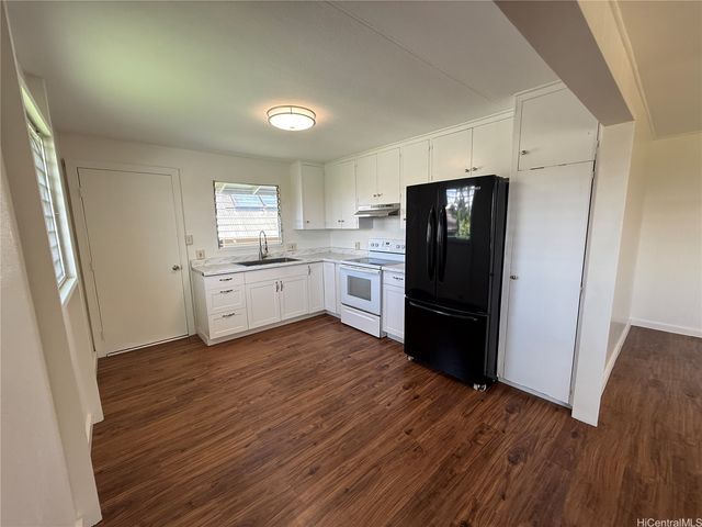 1221 Ihiihi Avenue, Wahiawa, HI 96786