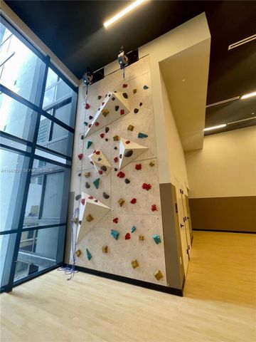 225 N Miami 3106, Miami, FL 33128