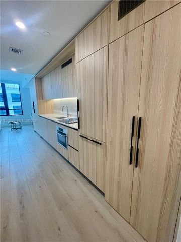 225 N Miami 3106, Miami, FL 33128