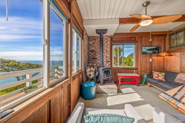 1440 Navarro Bluff Rd, Albion, CA 95410