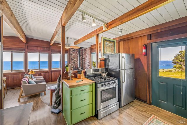 1440 Navarro Bluff Rd, Albion, CA 95410