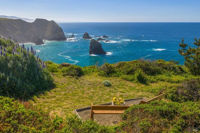 1440 Navarro Bluff Rd, Albion, CA 95410