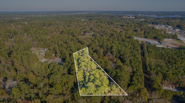 000 Broken Arrow, Onalaska, TX 77360