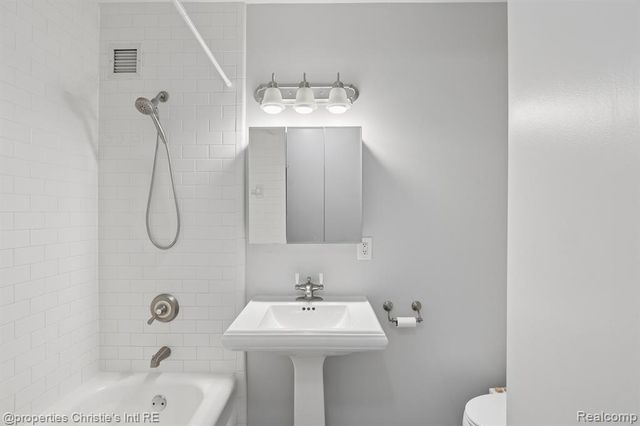 15 E Kirby Street 1223, Detroit, MI 48202