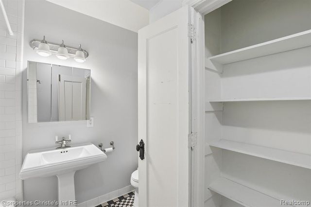 15 E Kirby Street 1223, Detroit, MI 48202