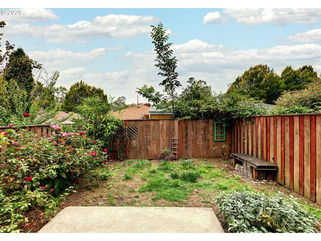 9350 N HODGE Ave, Portland, OR 97203