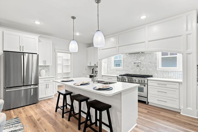 9112 E Lake Road, Calabash, NC 28467