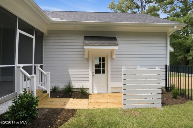 9112 E Lake Road, Calabash, NC 28467