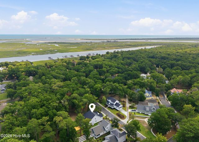 9112 E Lake Road, Calabash, NC 28467