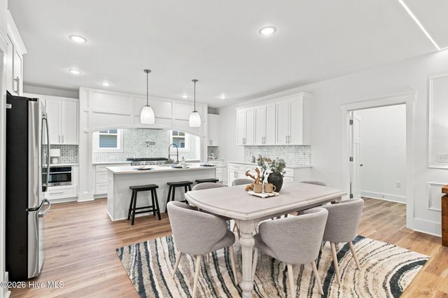 9112 E Lake Road, Calabash, NC 28467