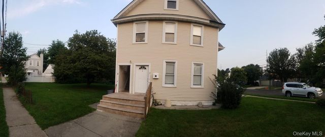 83 Kraemer Street 3, Hicksville, NY 11801