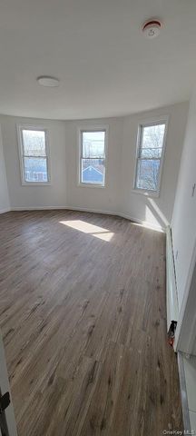 83 Kraemer Street 3, Hicksville, NY 11801