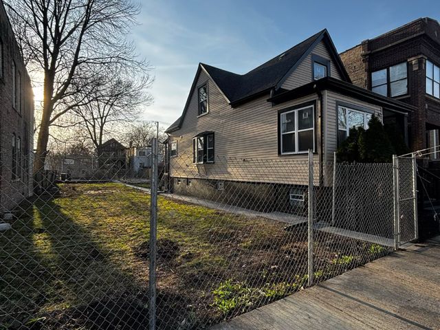 6418 S May Street, Chicago, IL 60621