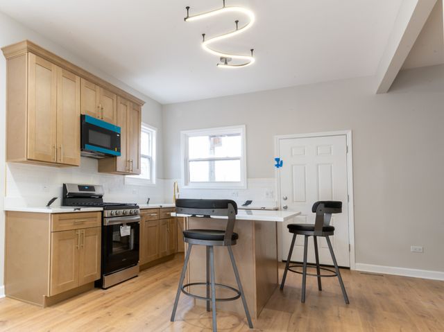 6418 S May Street, Chicago, IL 60621