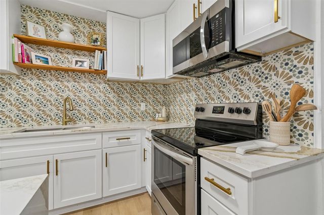 3320 W IOWA AVENUE, Tampa, FL 33611