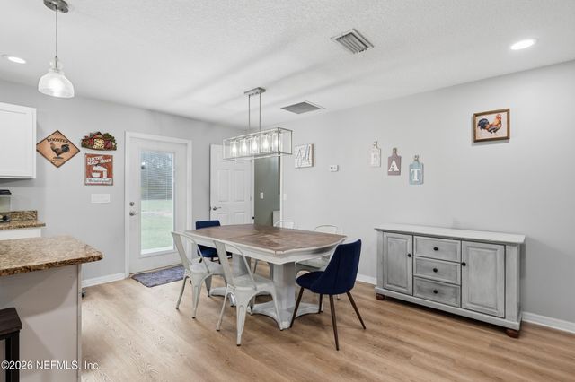 2471 IRIS Street, Middleburg, FL 32068