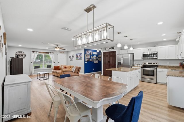 2471 IRIS Street, Middleburg, FL 32068