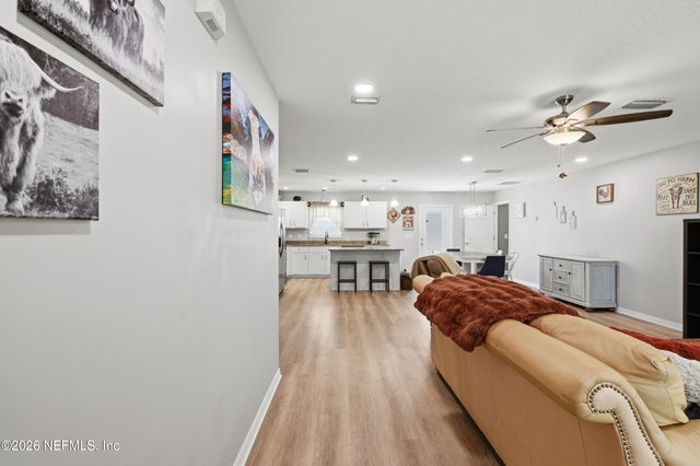 2471 IRIS Street, Middleburg, FL 32068