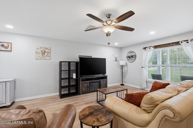 2471 IRIS Street, Middleburg, FL 32068