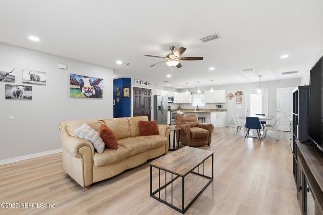 2471 IRIS Street, Middleburg, FL 32068