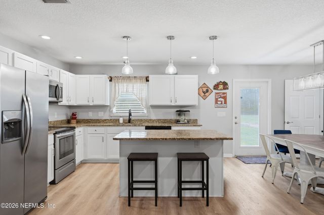 2471 IRIS Street, Middleburg, FL 32068