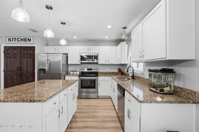 2471 IRIS Street, Middleburg, FL 32068