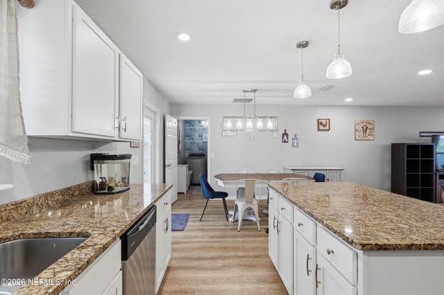 2471 IRIS Street, Middleburg, FL 32068