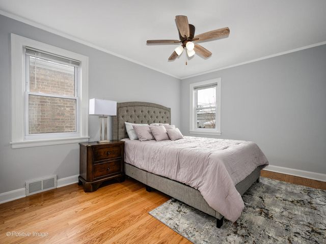 6057 W Melrose Street, Chicago, IL 60634