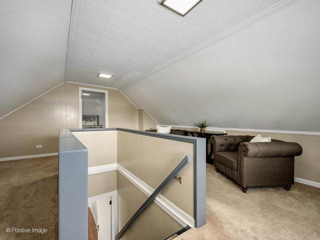 6057 W Melrose Street, Chicago, IL 60634