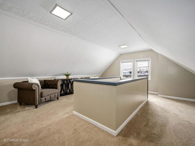 6057 W Melrose Street, Chicago, IL 60634