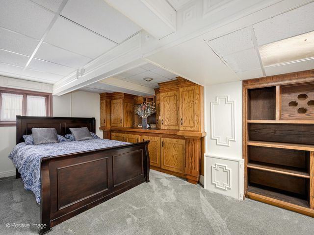 6057 W Melrose Street, Chicago, IL 60634