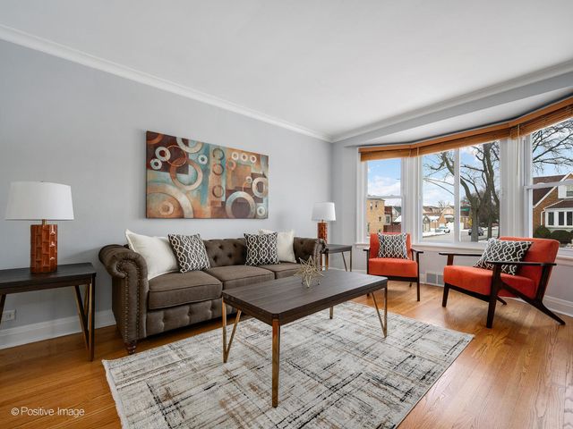 6057 W Melrose Street, Chicago, IL 60634