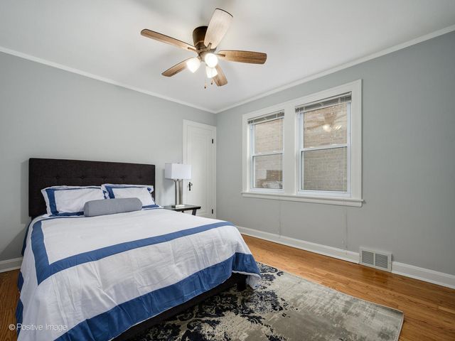 6057 W Melrose Street, Chicago, IL 60634