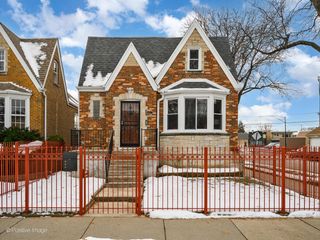 6057 W Melrose Street, Chicago, IL 60634