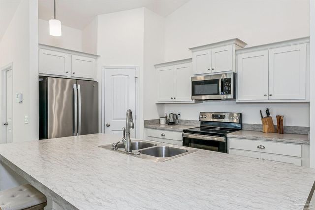 5072 Tarpon Ave, Gulf Breeze, FL 32563