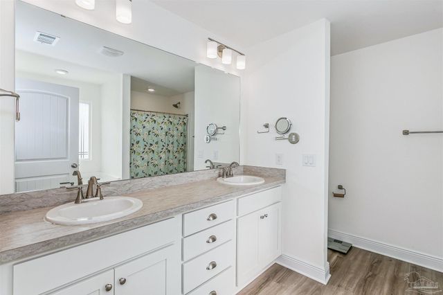 5072 Tarpon Ave, Gulf Breeze, FL 32563
