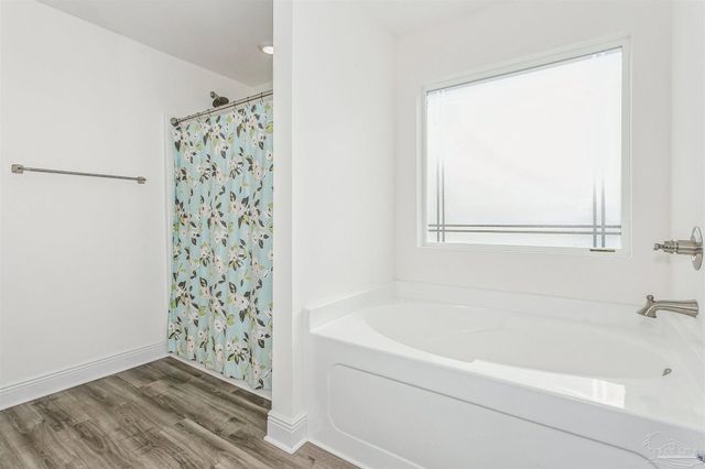 5072 Tarpon Ave, Gulf Breeze, FL 32563