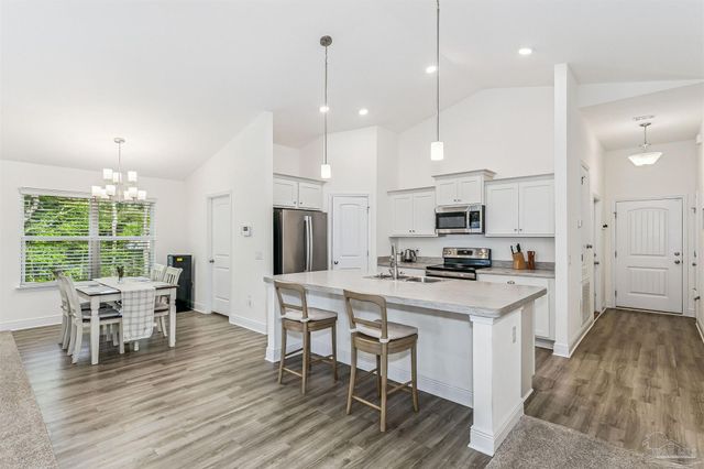 5072 Tarpon Ave, Gulf Breeze, FL 32563