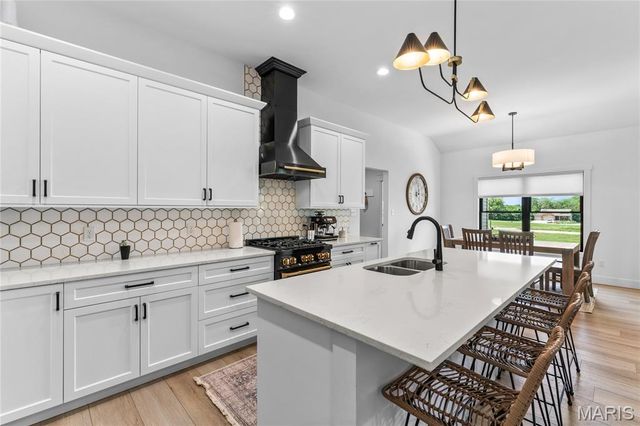 714 Magnolia Drive, Farmington, MO 63640