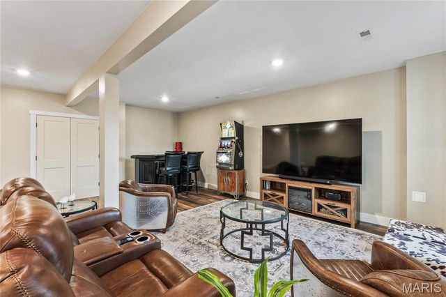 714 Magnolia Drive, Farmington, MO 63640