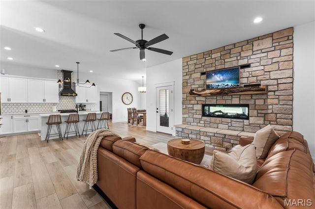 714 Magnolia Drive, Farmington, MO 63640