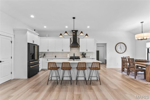 714 Magnolia Drive, Farmington, MO 63640