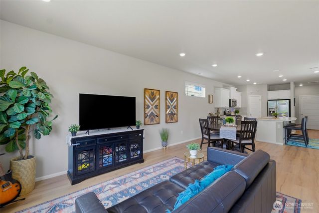 32467 Tolmie Lane, Black Diamond, WA 98010