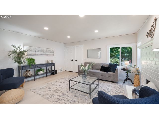 6240 Sw LOMBARD Ave, Beaverton, OR 97008