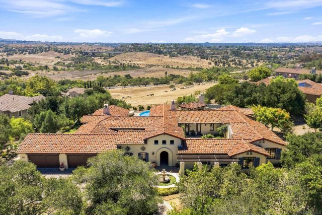 7887 Doug Hill, San Diego, CA 92127