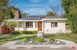11261 Blix Street, North Hollywood (los Angeles), CA 91602