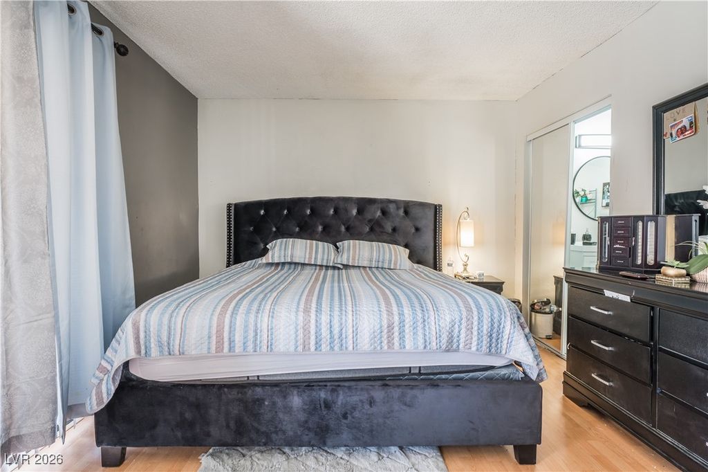 Image 13 of property listing at 2413 Paradise Village Way, Las Vegas, NV 89120