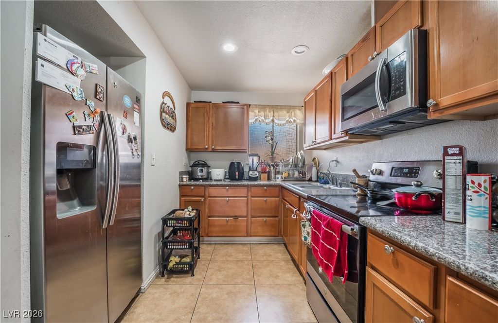 Image 5 of property listing at 2413 Paradise Village Way, Las Vegas, NV 89120