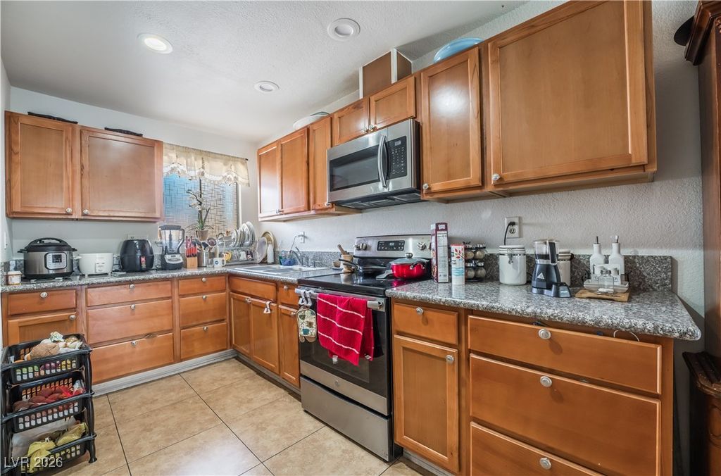 Image 6 of property listing at 2413 Paradise Village Way, Las Vegas, NV 89120